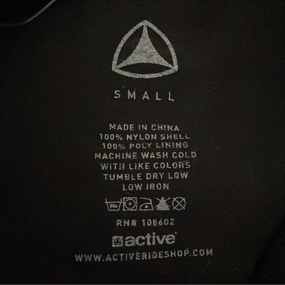 Active Ride Shop Tee Shirt Black Short Sleeve Cheers Label Logo Graphic Small - Picture 5 of 7